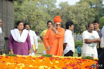 NTR Family Visit to NTR Ghat 2016